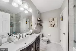 8850 Ashgrove House Ln, Vienna, VA 22182 - Photo 17