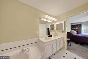 11575 Cavalier Landing Ct, Fairfax, VA 22030 - Photo 31