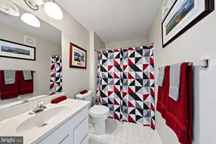 11575 Cavalier Landing Ct, Fairfax, VA 22030 - Photo 37