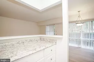 7758 Donnybrook Ct, Annandale, VA 22003 - Photo 9