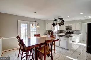 894 Broad Oaks Dr, Herndon, VA 20170 - Photo 3