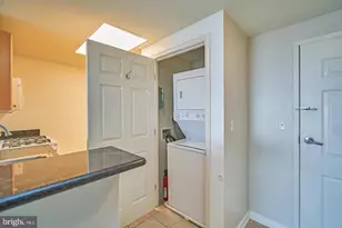 2726 Gallows Rd, Vienna, VA 22180 - Photo 11