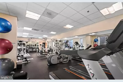 2726 Gallows Road #1009, Vienna, VA 22180 - Photo 25