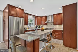 2718 Pembsly Dr, Vienna, VA 22181 - Photo 11