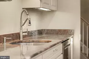 8203 Doctor Craik Ct, Alexandria, VA 22306 - Photo 9
