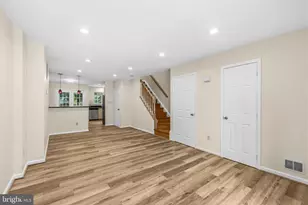 14234 Autumn Cir, Centreville, VA 20121 - Photo 5