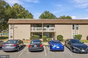 8505 Barrington Ct, Springfield, VA 22152 - Photo 3