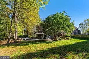 2583 Vintage Crest Ln, Oakton, VA 22124 - Photo 3