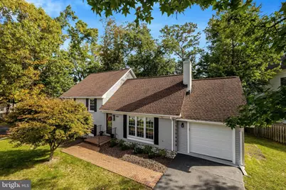 515 Woodland Court NW, Vienna, VA 22180 - Photo 3