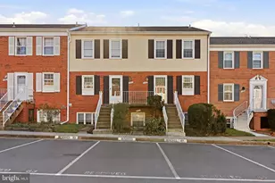 14467 Rustling Leaves Ln, Centreville, VA 20121 - Photo 3