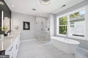 207 Patrick St SW, Vienna, VA 22180 - Photo 17
