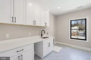 6913 Berkeley St, Falls Church, VA 22043 - Photo 39