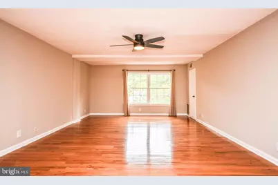 7721 Tremayne Place #301, McLean, VA 22102 - Photo 3