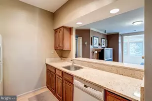 12232 Fort Buffalo Cir, Fairfax, VA 22033 - Photo 17