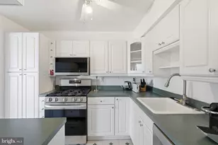 2648 Redcoat Dr, Alexandria, VA 22303 - Photo 15