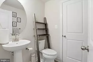 2861 Hokie Ln, Alexandria, VA 22306 - Photo 7