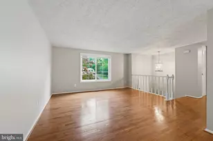 5906 Oak Leather Dr, Burke, VA 22015 - Photo 5
