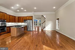 10013 Blake Ln, Oakton, VA 22124 - Photo 17