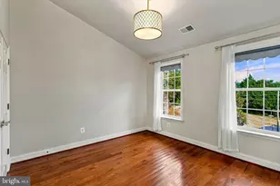 10013 Blake Ln, Oakton, VA 22124 - Photo 27