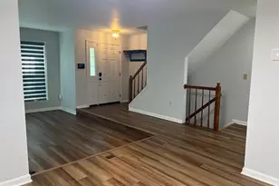 8224 Maple Ridge Ave, Springfield, VA 22153 - Photo 9