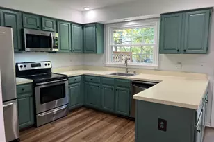 8224 Maple Ridge Ave, Springfield, VA 22153 - Photo 11