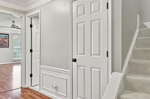 8210 Crossbrook Ct, Lorton, VA 22079 - Photo 3