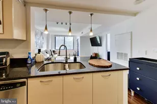2451 Midtown Ave, Alexandria, VA 22303 - Photo 7