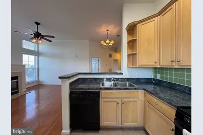 3810 Lightfoot Street #411, Chantilly, VA 20151 - Photo 7