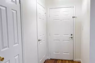 9679 Mason Bluff Ct, Burke, VA 22015 - Photo 5