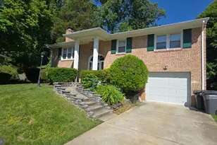 9002 Greer Ct, Fairfax, VA 22031 - Photo 1