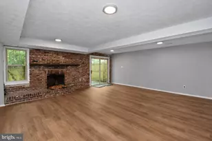 6611 Rosecroft Pl, Falls Church, VA 22043 - Photo 37