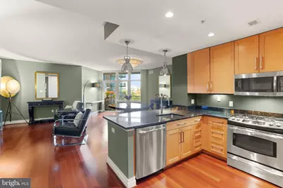 8220 Crestwood Heights Drive #719, McLean, VA 22102 - Photo 3