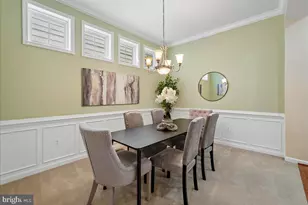 2469 Cypress Green Ln, Herndon, VA 20171 - Photo 3