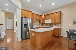2469 Cypress Green Ln, Herndon, VA 20171 - Photo 13