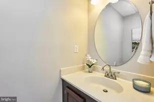 1453 Bluemont Ct, Herndon, VA 20170 - Photo 17