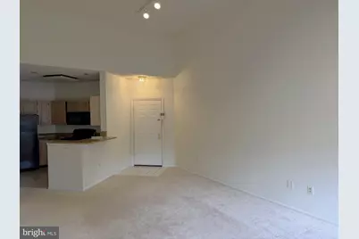 14321 Climbing Rose Way #302, Centreville, VA 20121 - Photo 5