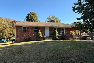 7540 Axton St, Springfield, VA 22151 - Photo 1