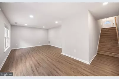 115 Herndon Mill Circle, Herndon, VA 20170 - Photo 5