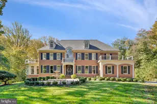 10313 Forest Maple Rd, Vienna, VA 22182 - Photo 1