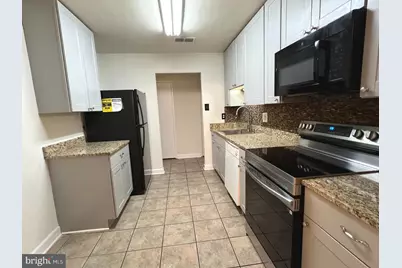 527 Florida Avenue #103, Herndon, VA 20170 - Photo 5