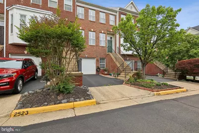 2525 James Madison Circle, Herndon, VA 20171 - Photo 1