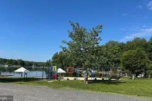 1346 N Lakeshore Dr, Louisa, VA 23093 - Photo 5