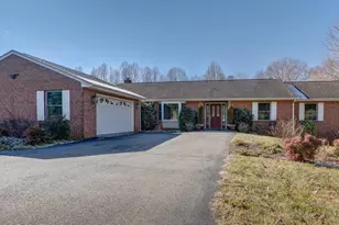 209 Fairway Dr, Louisa, VA 23093 - Photo 3