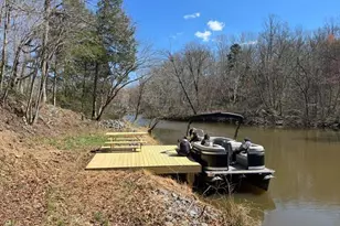1242 N Lakeshore Dr, Louisa, VA 23093 - Photo 1