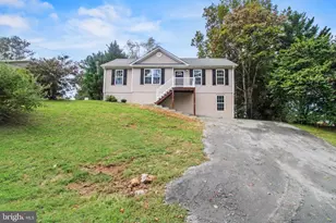 364 Lakeview Cir, Louisa, VA 23093 - Photo 1