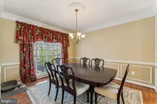 25670 S Village Dr, Chantilly, VA 20152 - Photo 5