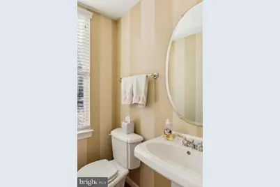 25670 S Village Drive, Chantilly, VA 20152 - Photo 7