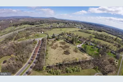 36169 Loudoun Street, Round Hill, VA 20141 - Photo 3