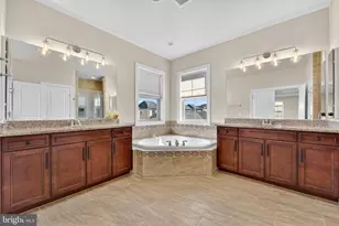 20624 Holyoke Dr, Ashburn, VA 20147 - Photo 15