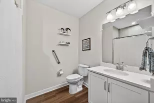 21630 Hawksbill High Cir, Sterling, VA 20164 - Photo 37